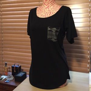 Nixon size medium black pocket tee