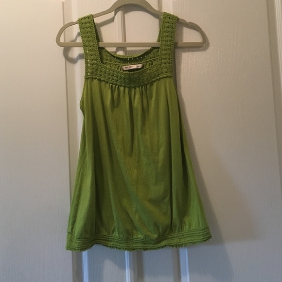 Green tank top - Picture 1 of 4