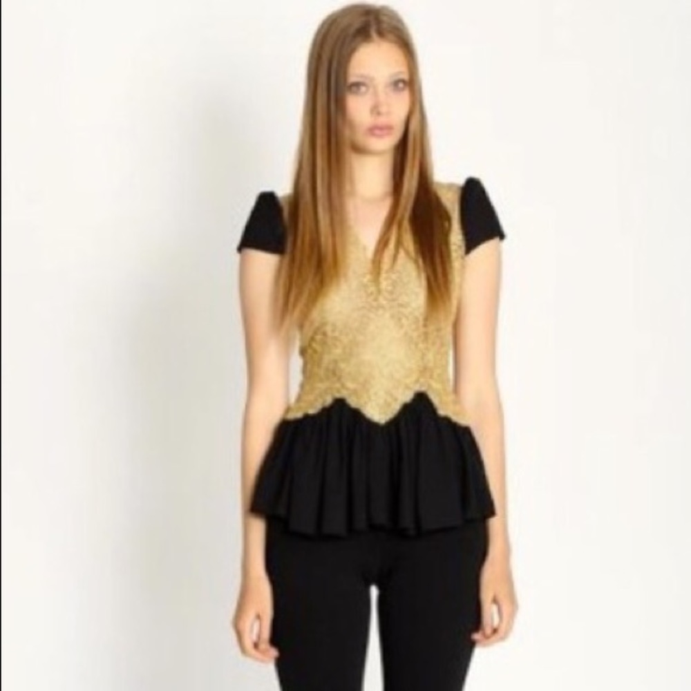 Mesh back gold lace top