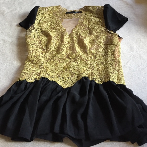 Mesh back gold lace top - Picture 2 of 3