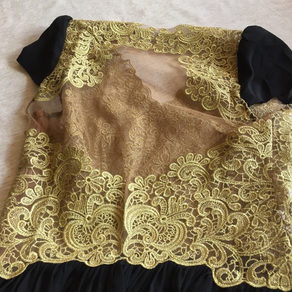 Mesh back gold lace top - Picture 3 of 3
