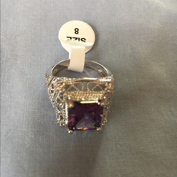 NEW Gorgeous Silver Amethyst Ring - Picture 2 of 3