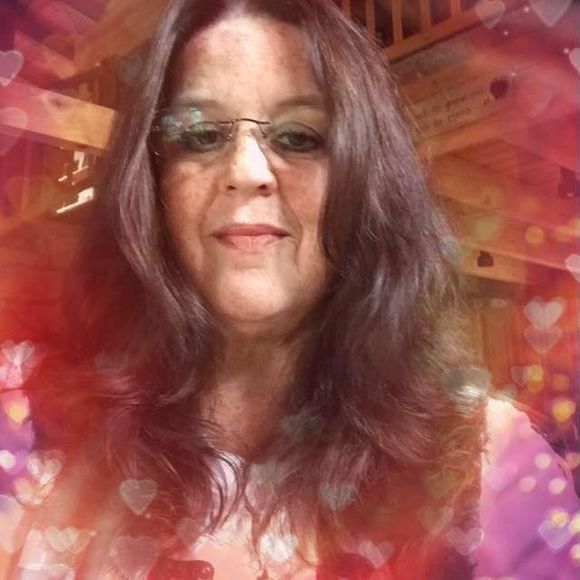 Meet your Posher, Denise