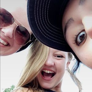 Meet your Posher, Casey