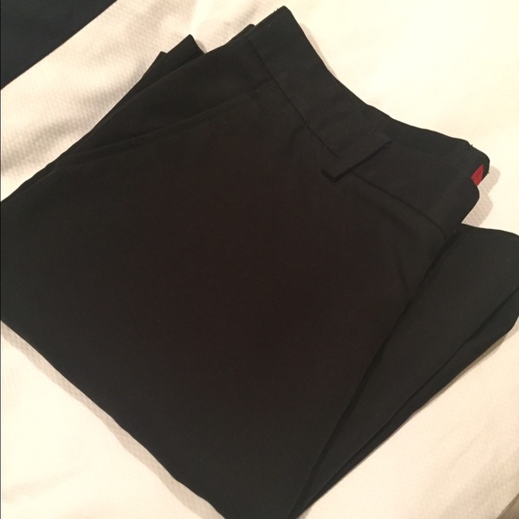 Black Izod golf short.  34 W.