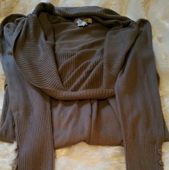 Arden B Gray cowl neck sweater. Size small.