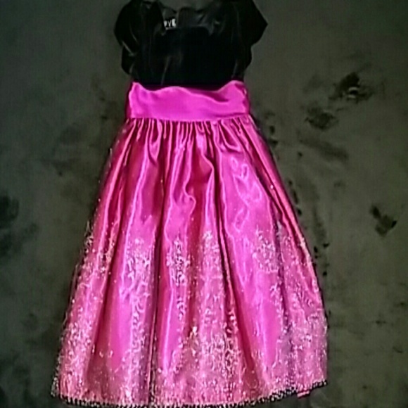 $5 DEALS GIRLS DRESSES. Don't miss out almost gone