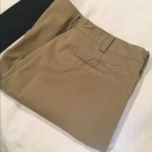 Nike dri fit golf shorts. 32W