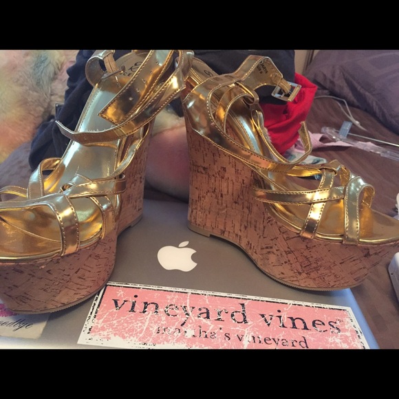Gold 5 inch wedges NWOT