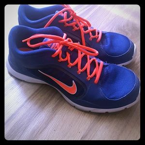 Like new Nike training shoes size 10!!
