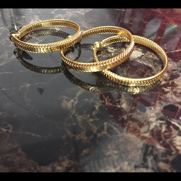 Baby girl gold bracelet bangles set of 3!