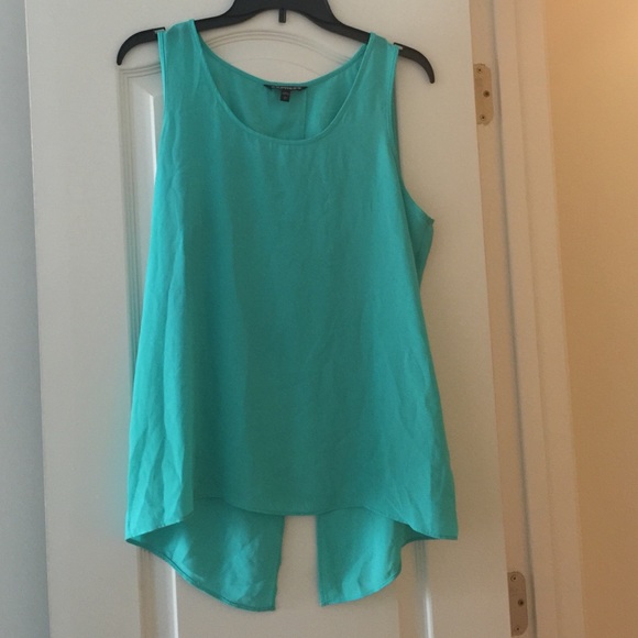 Summer top with open back
