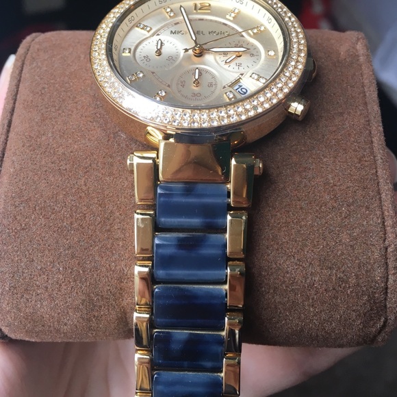 NWT!! Michael Kors Parker Watch - Picture 2 of 3
