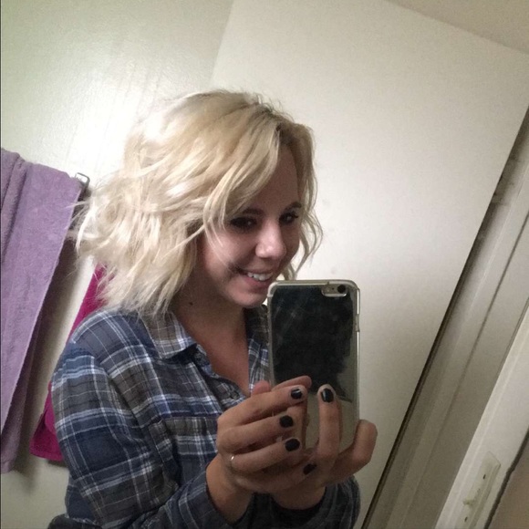 Meet your Posher, Hailey - Picture 1 of 1