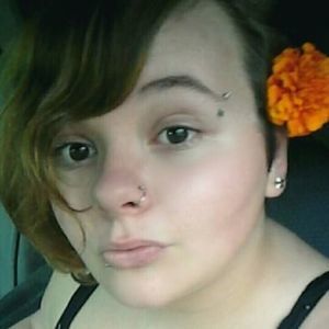 Meet your Posher, Caitlin