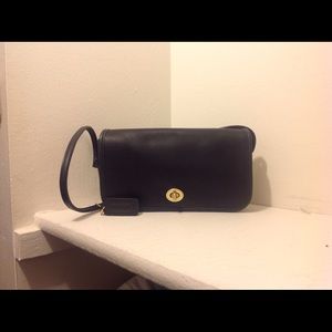 Vintage 80's Coach Leather Cross-body Dinky 9375