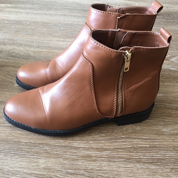 Old navy brown booties