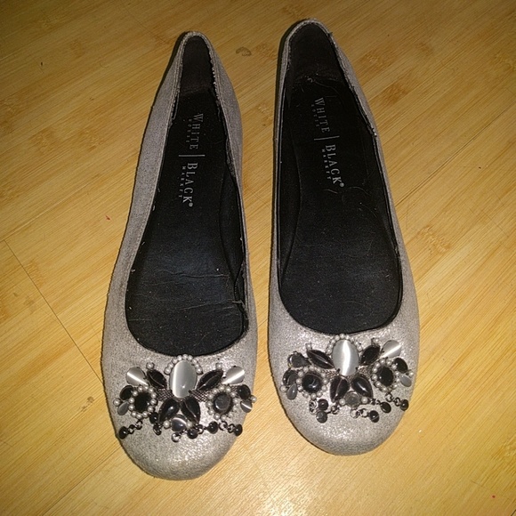 *Lowest $* White House Black Marker Silver Flats