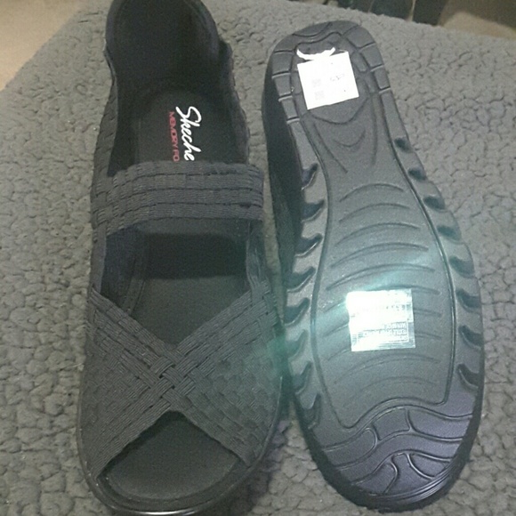 Skechers memory foam shoes