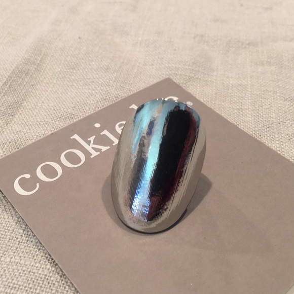 Silver stretch ring