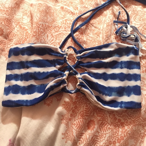 Acacia top