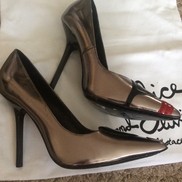 New Alice and Olivia Stacy face pumps 38.5 - Picture 2 of 4