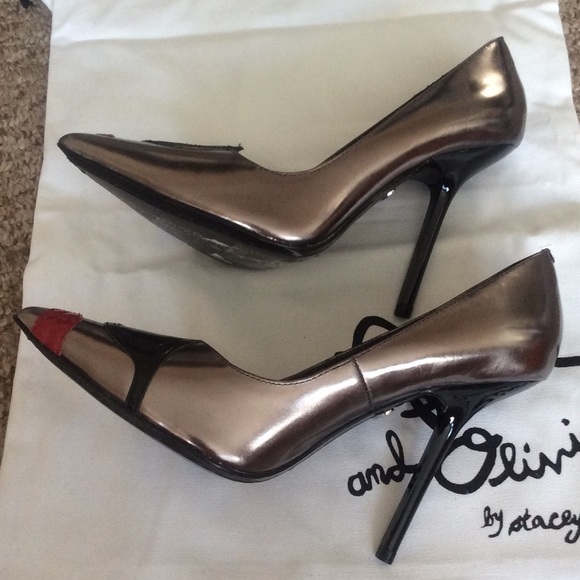 New Alice and Olivia Stacy face pumps 38.5 - Picture 3 of 4