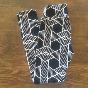 NWT LulaRoe Pink & Black Tribal OS Leggings