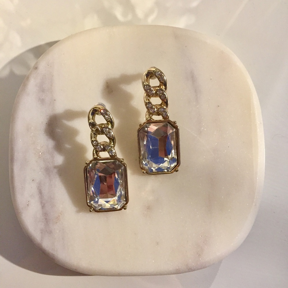 ✨eye catching golden earrings✨