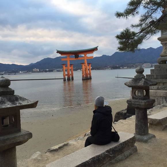 Meet your Posher, Claudia