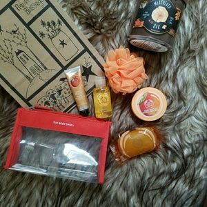NWOT The Body Shop Set