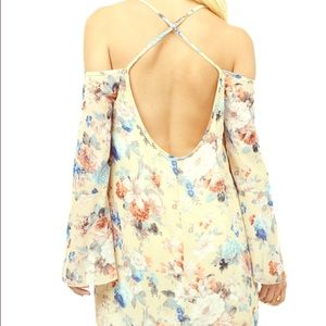 🌺Tobi off the shoulder floral dress
