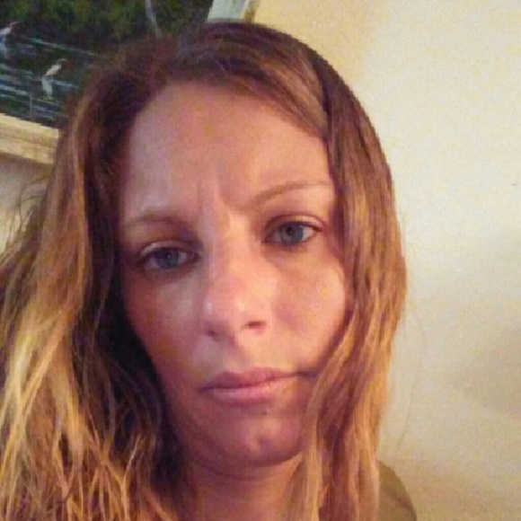 Meet your Posher, Julie - Picture 1 of 1