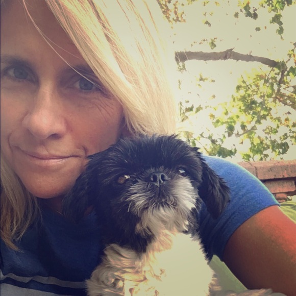 Meet your Posher, Mindy - Picture 2 of 8