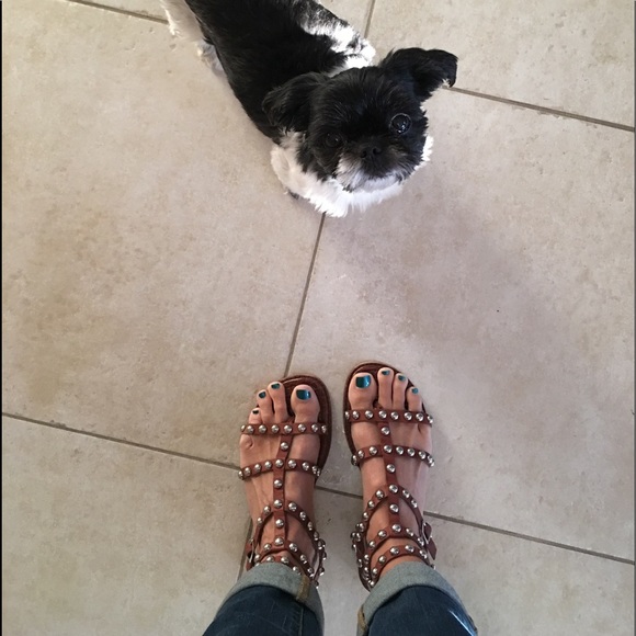 Meet your Posher, Mindy - Picture 5 of 8