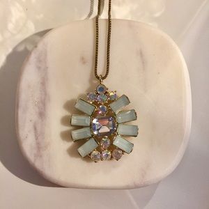 ✨long necklace with beautiful sparkly piece✨