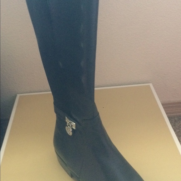 MICHAEL KORS BLACK BOOTS - Picture 4 of 4