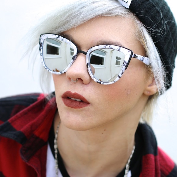 NBF ❤️ Quay My Girl Sunglasses - Picture 2 of 4