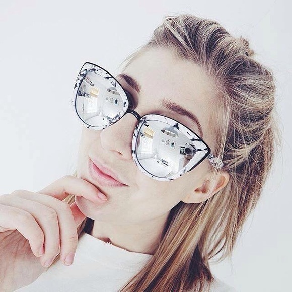 NBF ❤️ Quay My Girl Sunglasses - Picture 3 of 4