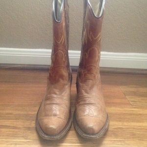 Girls Classic Tan Mad Dog Snip Toe Western Boots