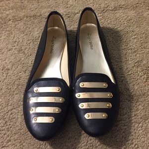 Zigi Soho black and gold flats size 10