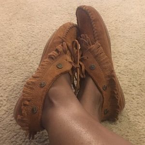 Minnetonka Fringed Moccasins