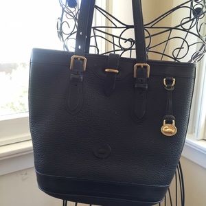 Dooney & Bourke Bags - Beautiful tote or Bucket Bag! Dooney & Bourke Bags - Beautiful tote or Bucket Bag!