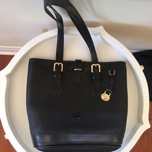 Dooney & Bourke Bags - Beautiful tote or Bucket Bag! Dooney & Bourke Bags - Beautiful tote or Bucket Bag!