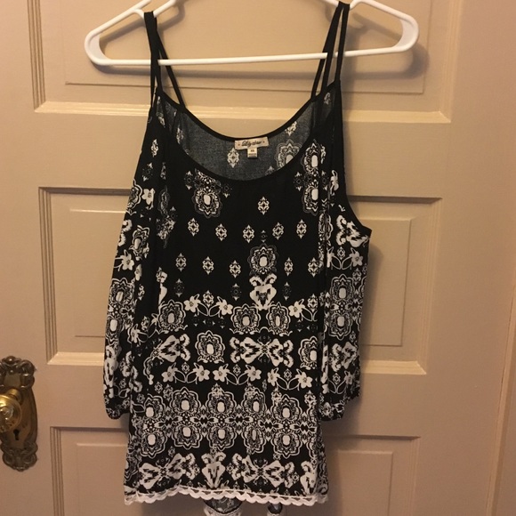 Black and white open shoulder 3/4 sleeve