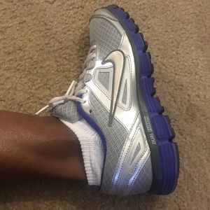 Nike Dual Fusion Athletic Sneaker