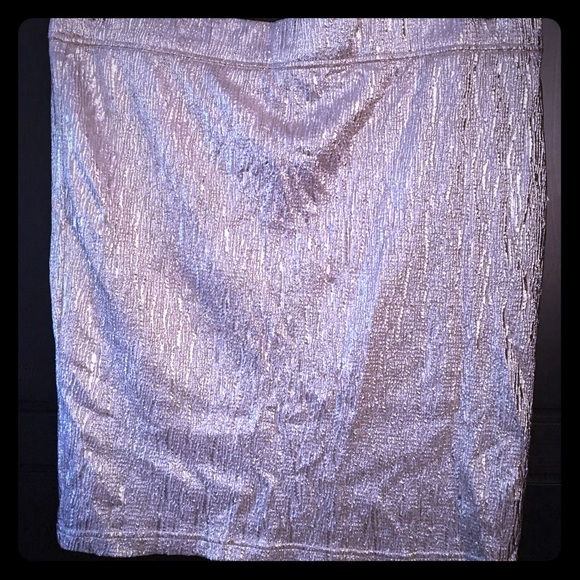 Forever 21 Silver lamé tube skirt - Picture 1 of 1