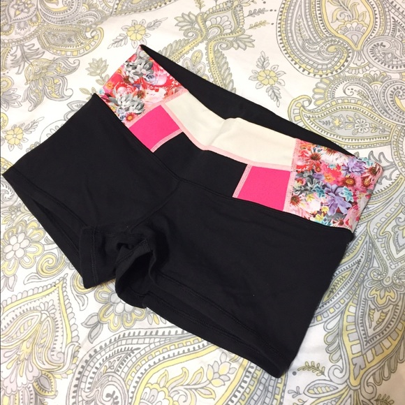 Reversible Lululemon Wunder Short 2"