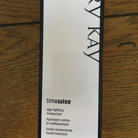 TimeWise Age-Fighting Moisturizer Normal to Dry