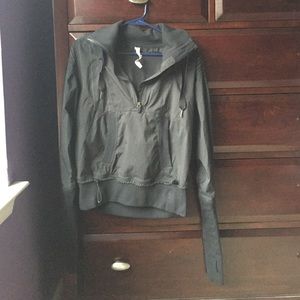 Lululemon windbreaker